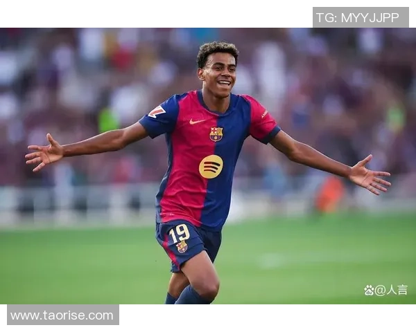 足球界颜值最高球星盘点：帅气与实力并存的完美代言人